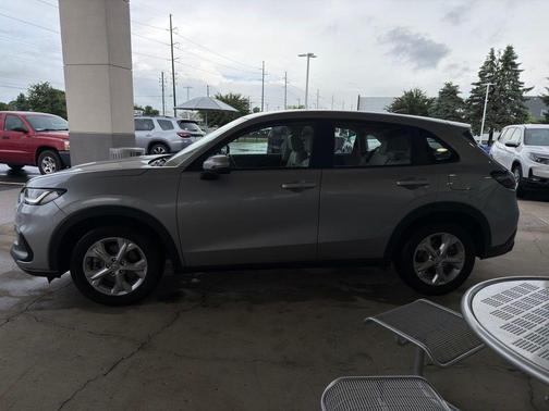 Silver Metallic 2023 Honda HR-V LX
