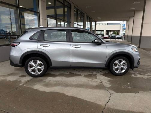 Silver Metallic 2023 Honda HR-V LX