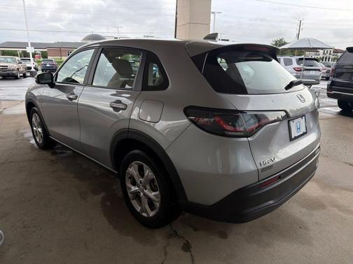 Silver Metallic 2023 Honda HR-V LX