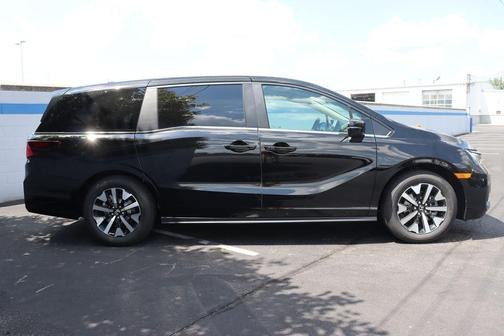 Crystal Black Pearl 2026 Honda Odyssey EX-L