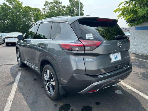 2022 Nissan Rogue SL