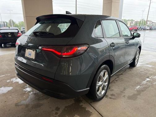Pearl 2024 Honda HR-V LX