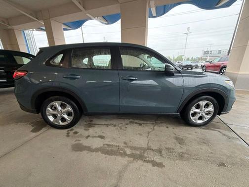 Pearl 2024 Honda HR-V LX