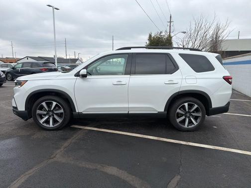 2023 Honda Pilot Touring