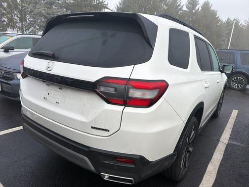 2023 Honda Pilot Touring