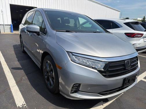 Silver Metallic 2022 Honda Odyssey Elite