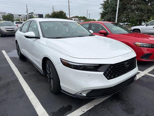 White 2023 Honda Accord Hybrid Touring