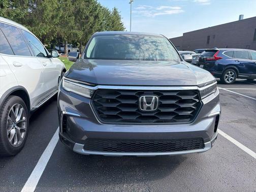Modern Steel Metallic 2025 Honda Pilot EX-L