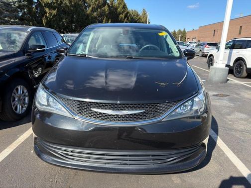 2017 Chrysler Pacifica Touring