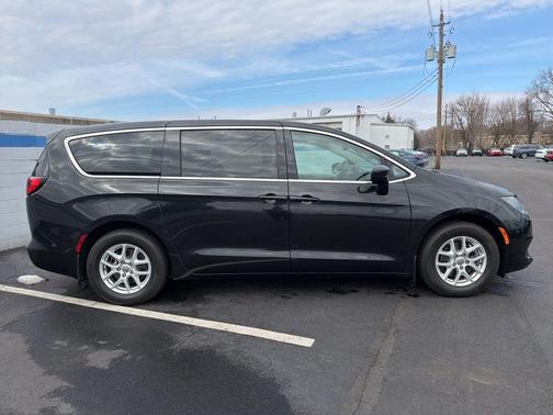 2017 Chrysler Pacifica Touring