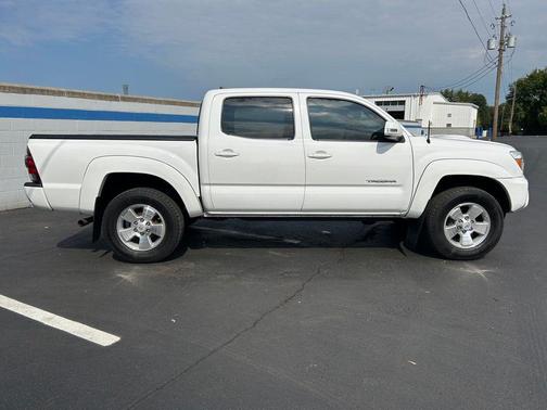 2015 Toyota Tacoma Base