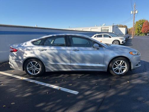 2015 Ford Fusion Hybrid SE