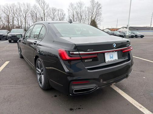 2022 BMW 750 i xDrive