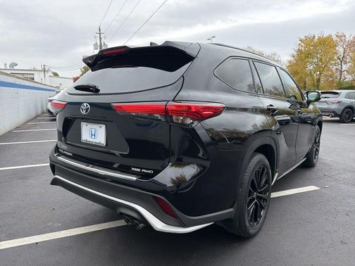 2023 Toyota Highlander XSE