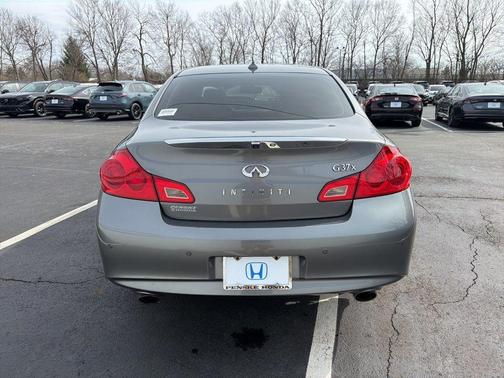 2011 INFINITI G37x Base