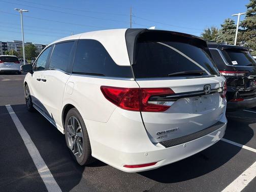 White 2023 Honda Odyssey Touring