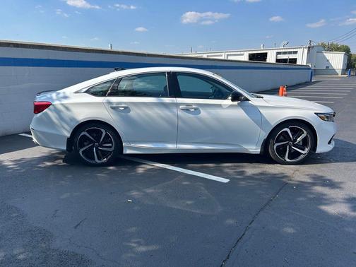 2022 Honda Accord Sport SE