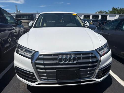 Ibis White 2019 Audi Q5 2.0T Premium Plus