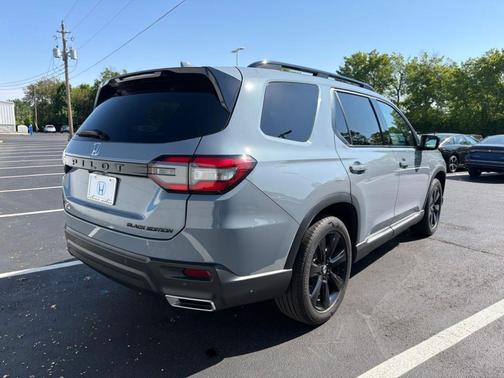 Gray 2025 Honda Pilot Black Edition