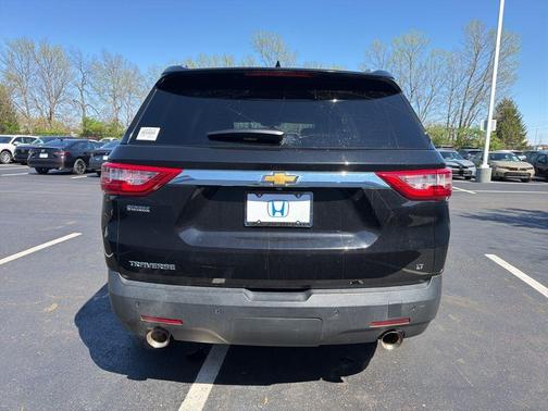 Black Metallic 2018 Chevrolet Traverse LT Cloth