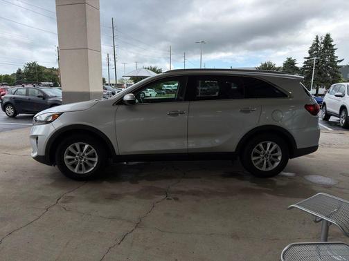 Sparkling Silver 2020 Kia Sorento LX