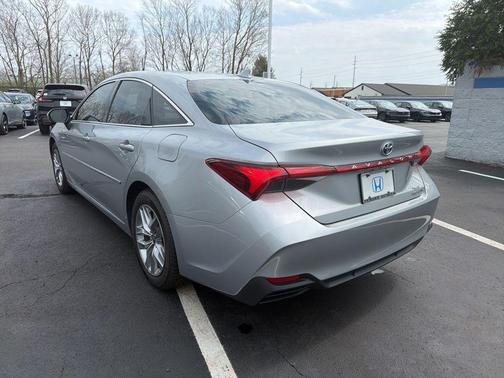 Celestial Silver Metallic 2021 Toyota Avalon Hybrid XLE