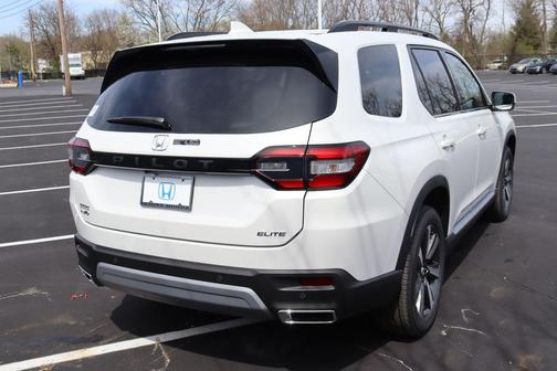 2025 Honda Pilot Elite