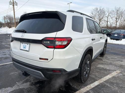 2023 Honda Pilot TrailSport