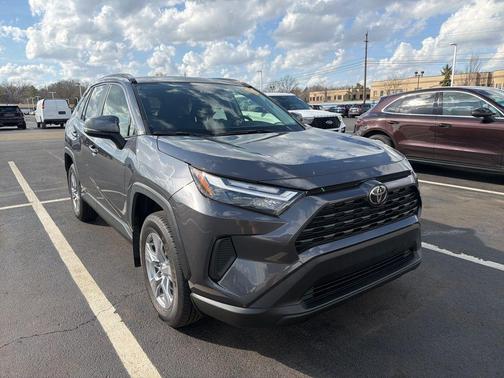 2025 Toyota RAV4 Hybrid XLE