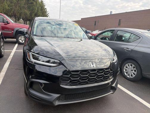Crystal Black Pearl 2023 Honda HR-V LX