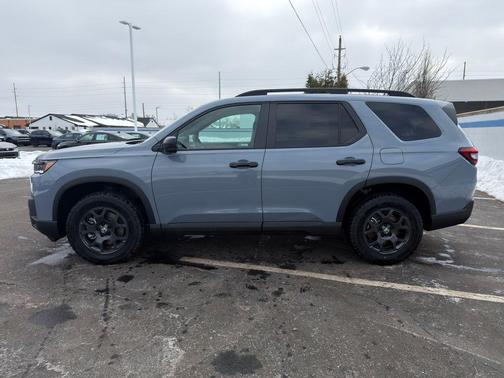 Sonic Gray Pearl 2026 Honda Pilot TrailSport