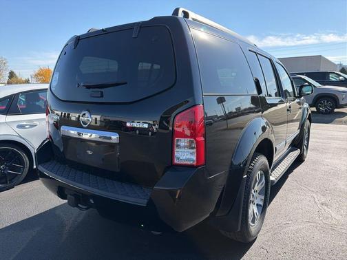 2011 Nissan Pathfinder Silver