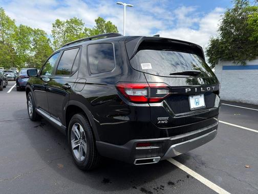 Crystal Black Pearl 2026 Honda Pilot EX-L