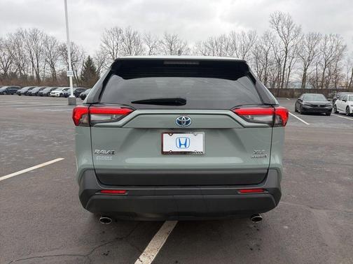 2019 Toyota RAV4 Hybrid XLE