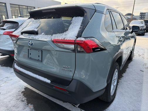 2019 Toyota RAV4 Hybrid XLE