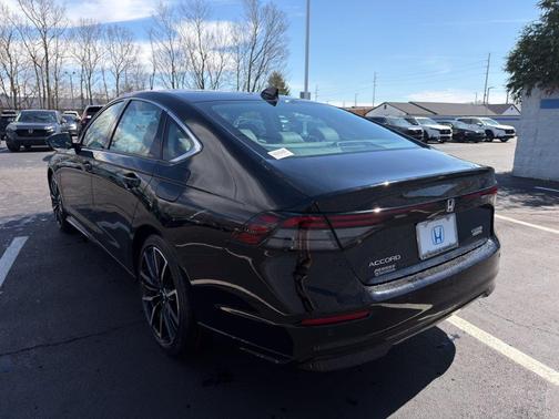 Crystal Black Pearl 2026 Honda Accord Hybrid Touring