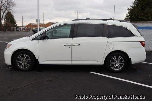Photo 2 of 48 of 2013 Honda Odyssey EX-L