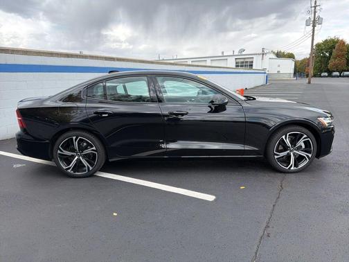 2025 Volvo S60 B5 Core