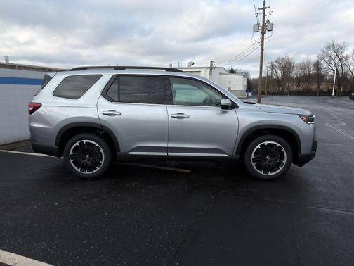 Solar Silver Metallic 2026 Honda Pilot Touring