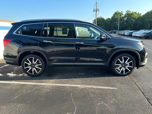 2022 Honda Pilot Touring 7-Passenger