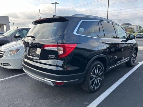 2022 Honda Pilot Touring 7-Passenger