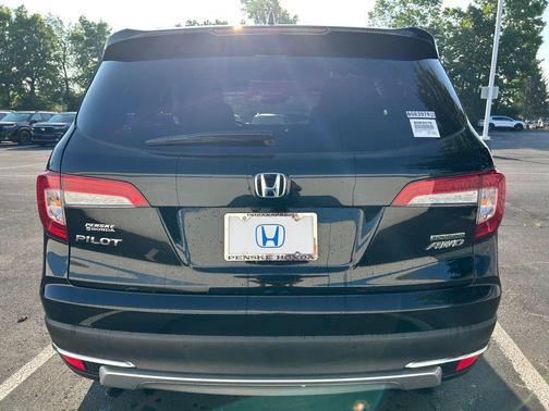 2022 Honda Pilot Touring 7-Passenger
