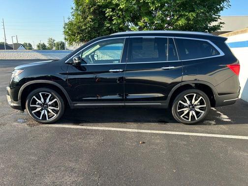 2022 Honda Pilot Touring 7-Passenger