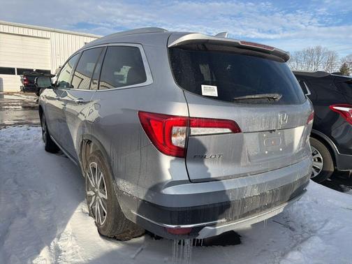 2022 Honda Pilot Touring 7-Passenger