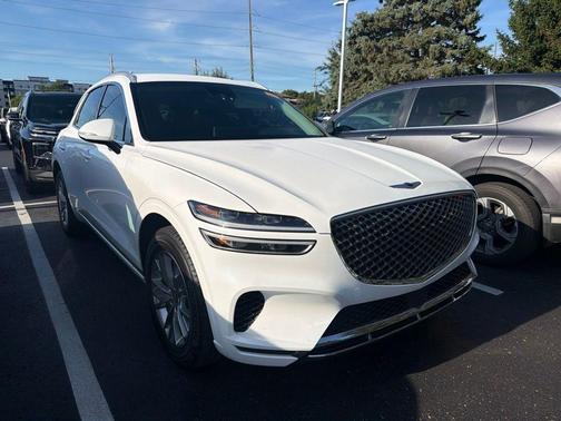 White 2022 Genesis GV70 2.5T