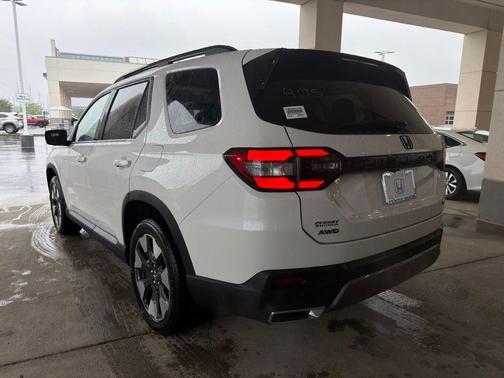 Platinum White Pearl 2026 Honda Pilot Touring