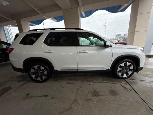 Platinum White Pearl 2026 Honda Pilot Touring