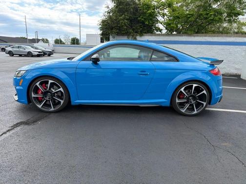 Turbo Blue 2019 Audi TT RS 2.5T