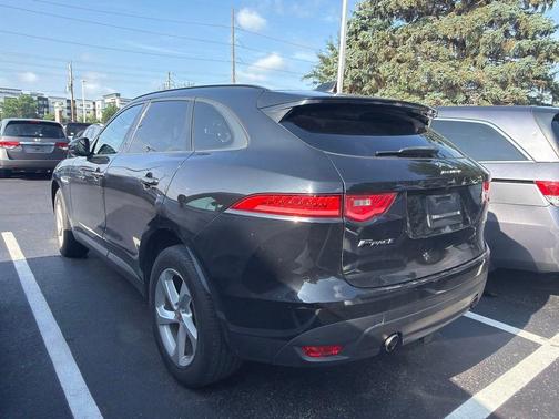 Ultimate Black 2017 Jaguar F-PACE 35t Premium