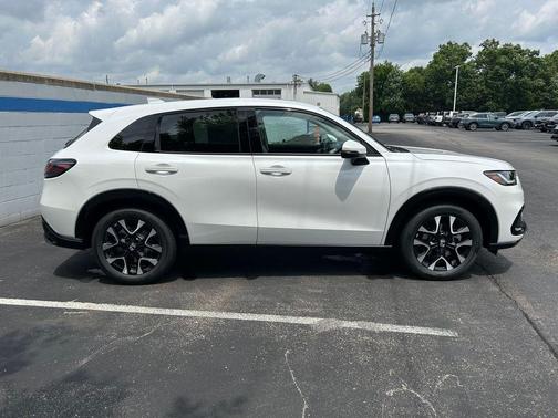 Platinum White Pearl 2027 Honda HR-V EX-L